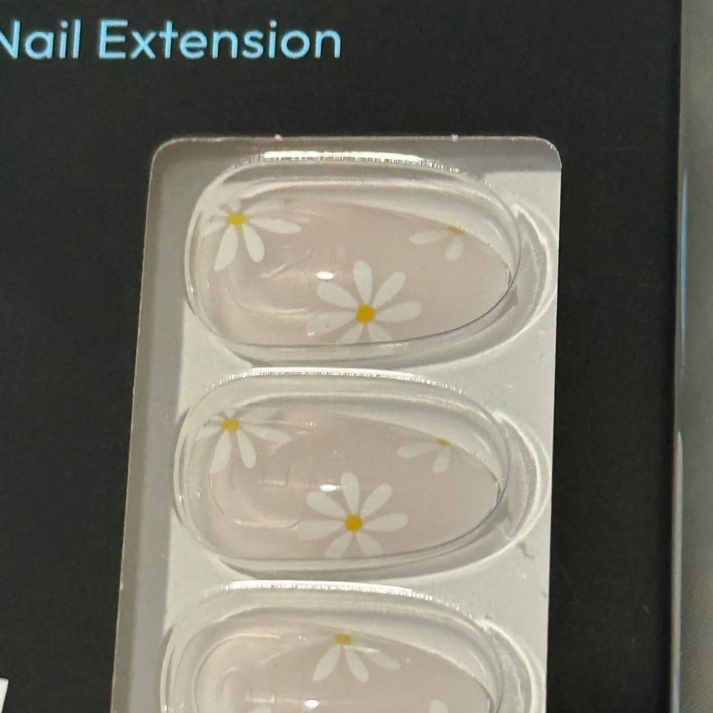 KISS Salon X-Tend LED Gel Nail Kit - Soft Pink - Picture 5 of 8